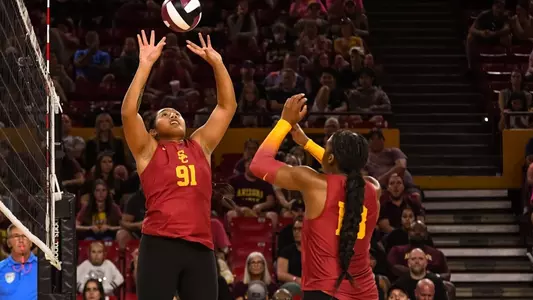 Mia Tuaniga sets the ball