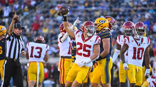 USC Trojans Football inside linebacker Tackett Curtis recovers fumble