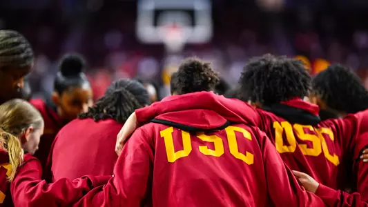 USC team huddle at Galen Center