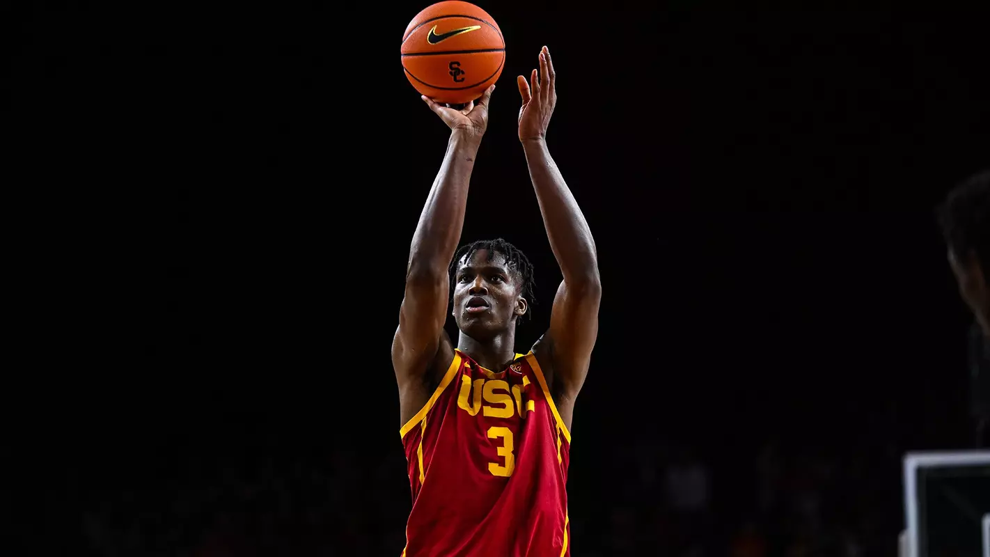USC Trojans Basketball forward Vincent Iwuchukwu shoots free throw