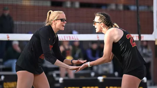 Delaynie Maple and Megan Kraft win