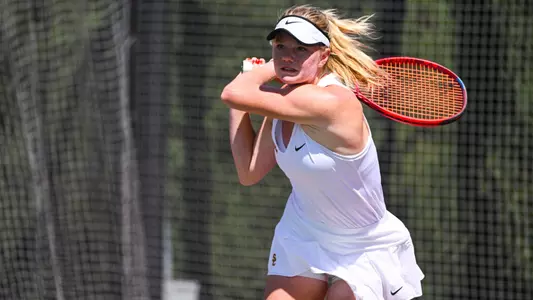 Maddy Sieg in action for USC women's tennis