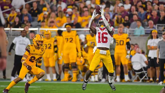 USC Trojans Football wide receiver Tahj Washington catches pass against Arizona State Sun Devils