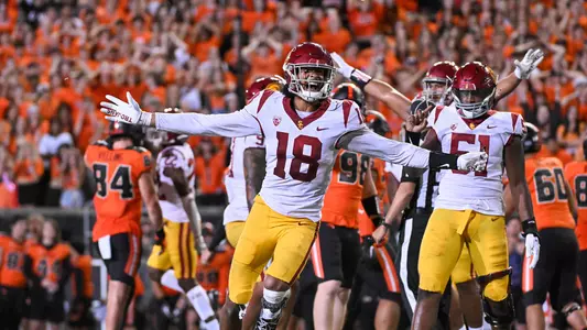 USC Trojans Football linebacker Eric Gentry celebrates against Oregon State Beavers