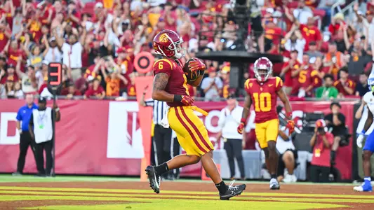 USC Trojans Football running back Austin Jones scores touchdown