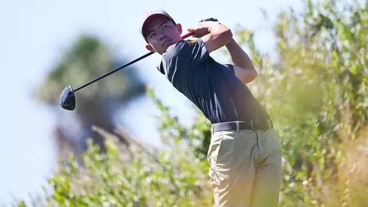 Krando Nishiba swings and analyzes his shot.