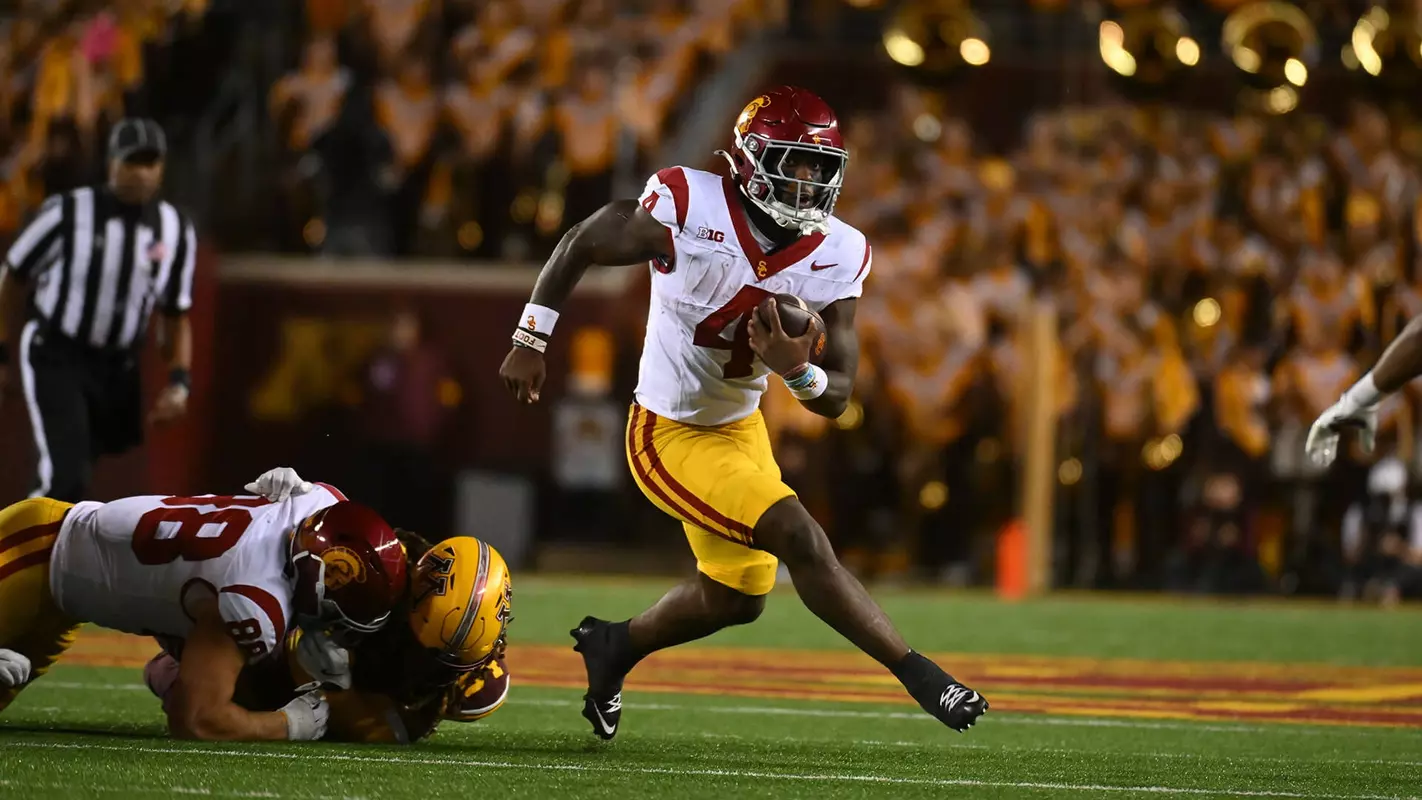 USC Trojans Football running back Woody Marks rushes against Minnesota Golden Gophers