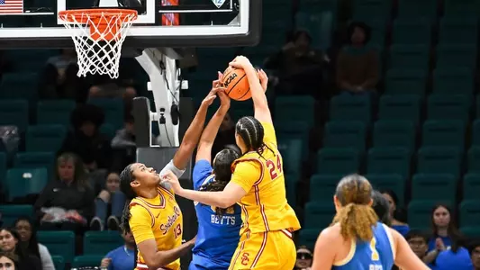 Rayah Marshal and Kaitlyn Davis shut down a UCLA shot in double-overtime in the Pac-12 semis.