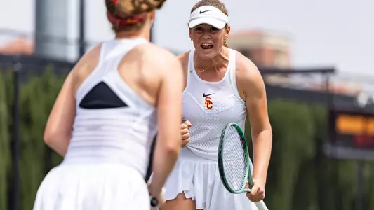 USC Women's Tennis loses against crosstown rival UCLA 4-2 at Marks Tennis Stadium on April 19, 2024. (Drake Lee/USC Athletics)