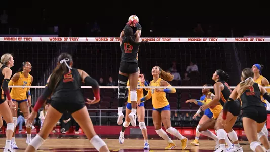 Tyrah Ariail blocks a Pittsburgh attack