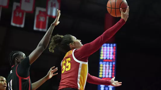 Talia von Oelhoffen goes up for a layup in USC's win at Rutgers