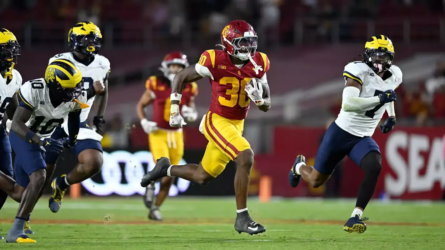 USC Trojans Football running back King Miller scores touchdown against Michigan Wolverines