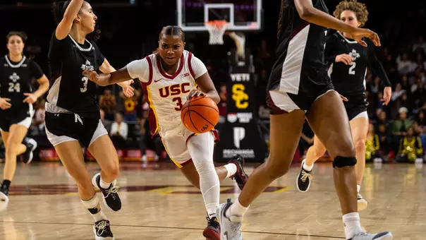 Londynn Jones drives to the basket