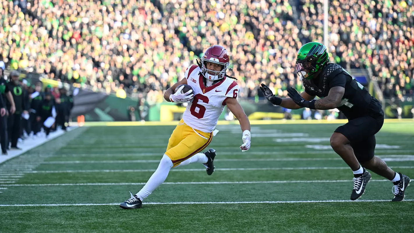 USC Trojans Football wide receiver Makai Lemon scores touchdown against Oregon Ducks