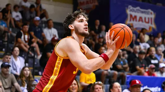 Jaden Brownell getting ready to take a shot