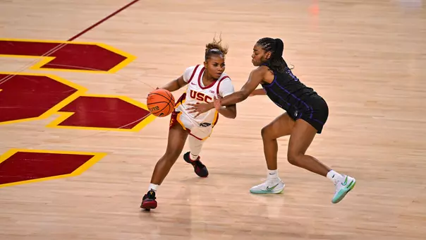 USC's Londynn Jones brings the ball down court
