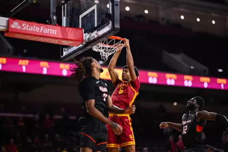 Jacob Cofie dunks on UTSA