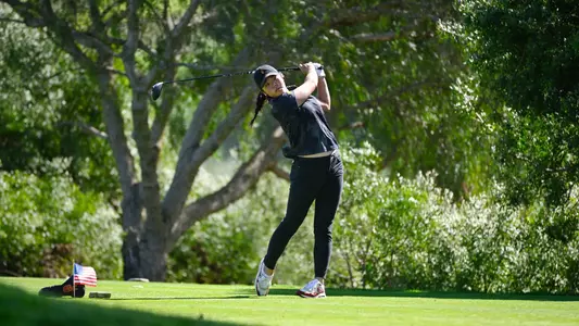Jasmine Koo Hits a tee shot at the Palos Verdes Golf Club