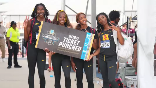 Women's 4x100m punches ticket