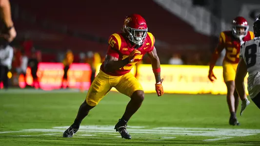 Anthony Beavers Jr. prepares to make a tackle.