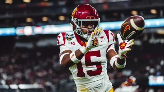 Anthony Beavers Jr. prepares to catch the ball in a drill prior to the 2024 Las Vegas Bowl.