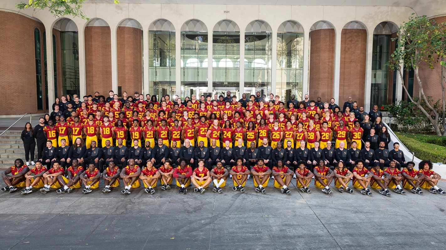 2025 USC Trojans Football Team Photo