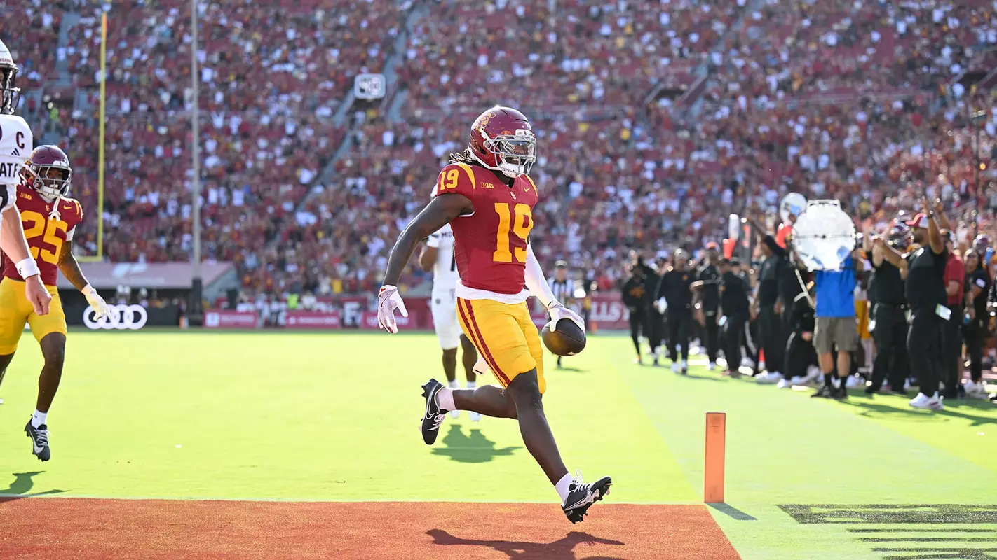 USC Trojans Football safety Bishop Fitzgerald returns interception for touchdown against Missouri State Bears