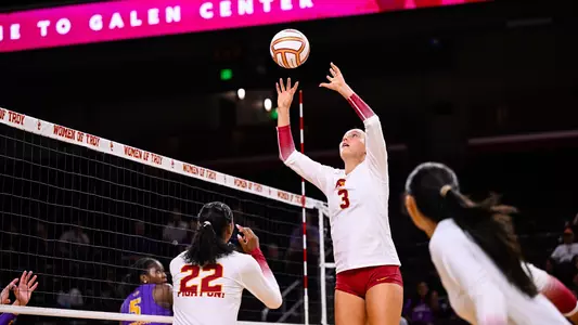 USC women's volleyball freshman setter Reese Messer sets the ball run a match against LSU at Galen Center
