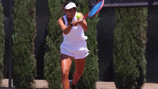Jana Hossam hits a return