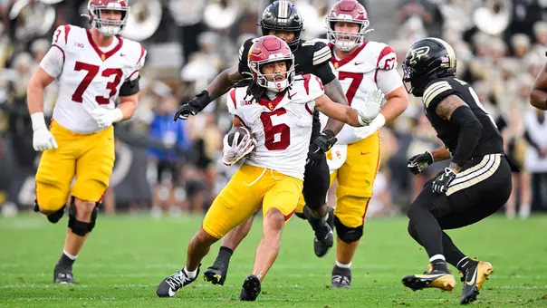 USC Trojans Football wide receiver Makai Lemon runs after catch against Purdue Boilermakers