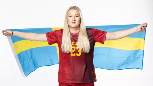 Alexandra Larsson | USC Trojans Women's Soccer