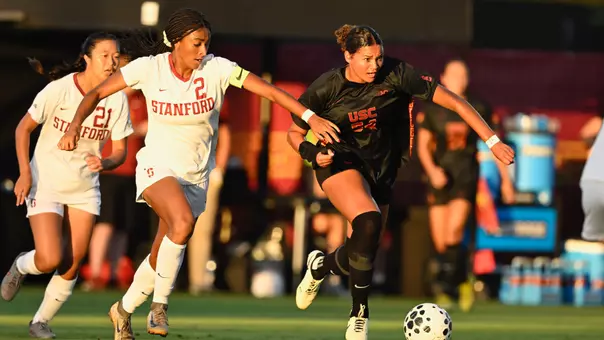 Jaiden Anderson beating a defender vs Stanford