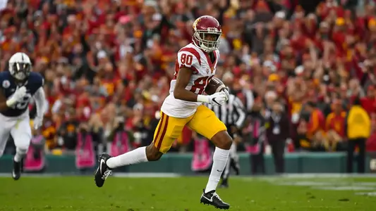 USC Trojans Football wide receiver Deontay Burnett carries ball in 2017 Rose Bowl