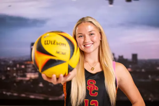 Photo of USC Beach Volleyball freshman Bella Satterwhite