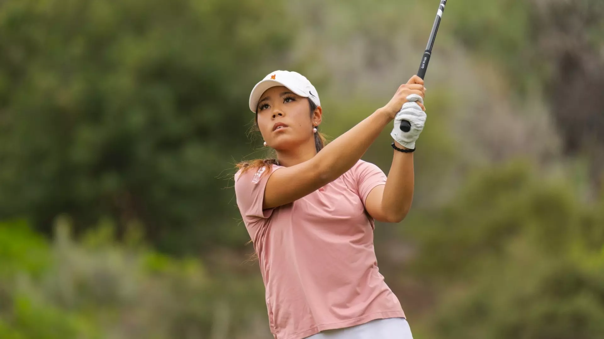 Jasmine Koo tees off at the second round of the 2026 NCAA Championships