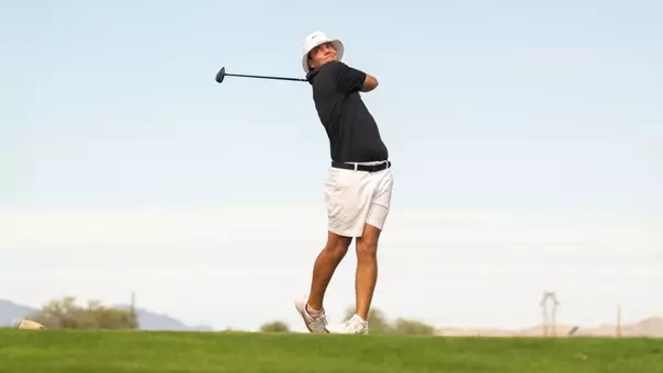 Deitrek Gill tees off at the Bombs Darts Birds Collegiate
