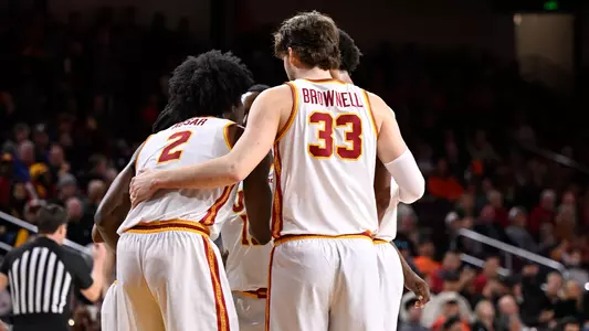 USC Men's Basketball Huddle