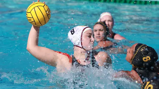 Alma Yaacobi taking a shot from center