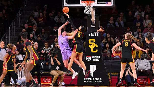 Jazzy Davidson blocks Washington player