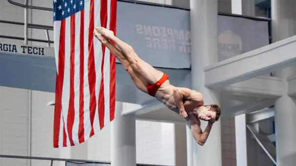 Moritz Wesemann diving on 3 meter