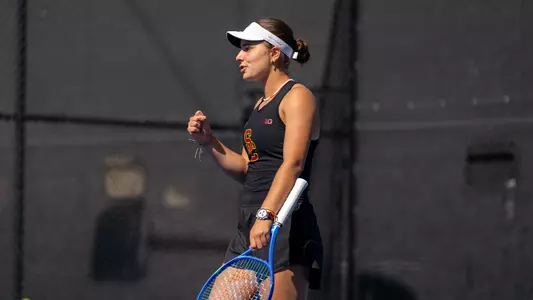 Eugenia Zozaya celebrates after a win on court