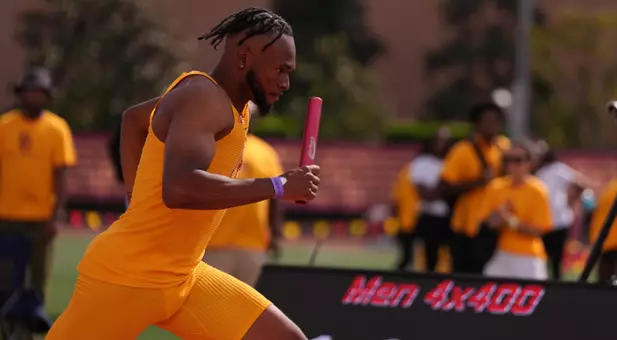 Jaelen Knox running 4x400 at Trojan Invite