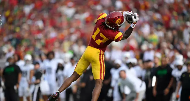 USC Trojans Football wide receiver Kayden Dixon-Wyatt catches against Oregon Ducks