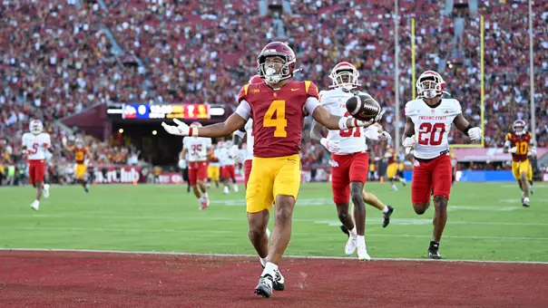 USC Trojans Football wide receiver Trent Mosley scores touchdown against Fresno State Bulldogs