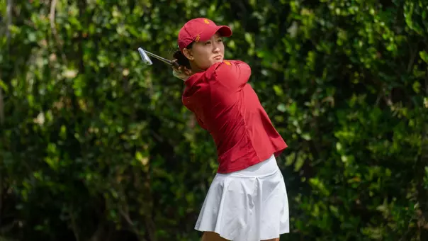 Elise Lee tees off at the 2026 Big Ten Championships