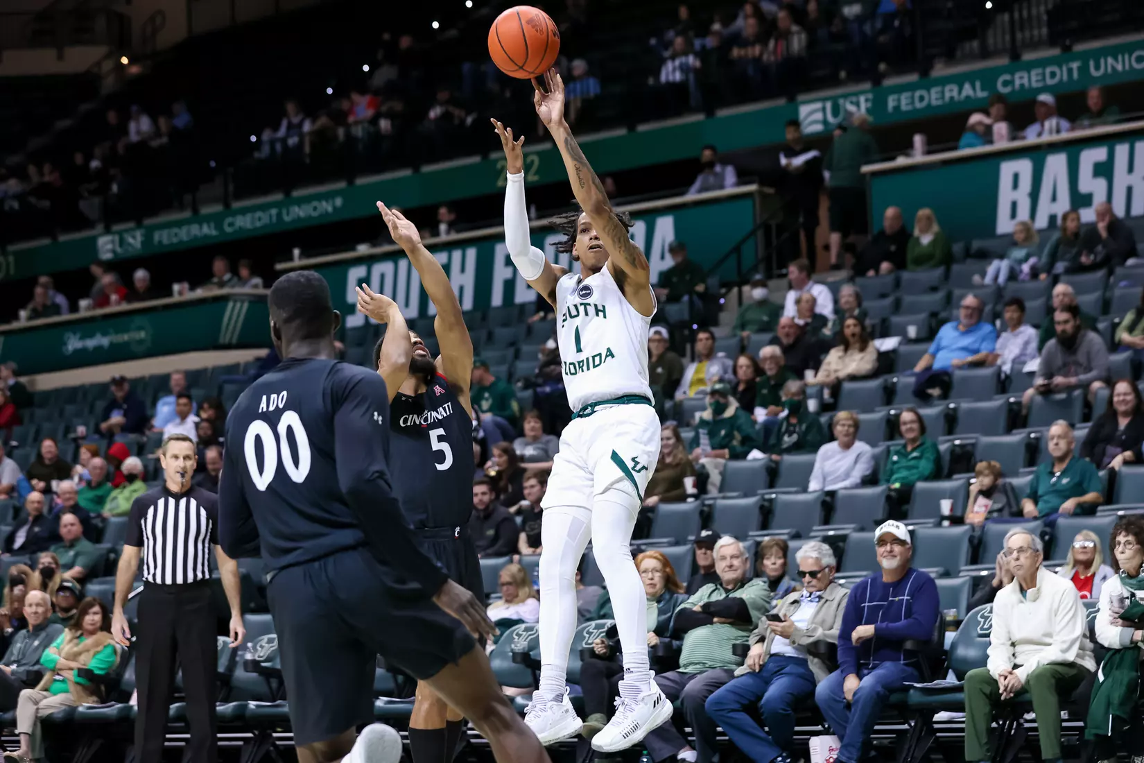 South Florida Bulls during a men's basketball game against the Cincinnati Bearcats at the Yuengling Center on February 9, 2022. (Mike Carlson/South Florida Athletics)