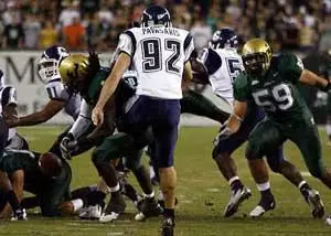 USF Pulls Away For 38-16 BIG EAST Win Over UConn