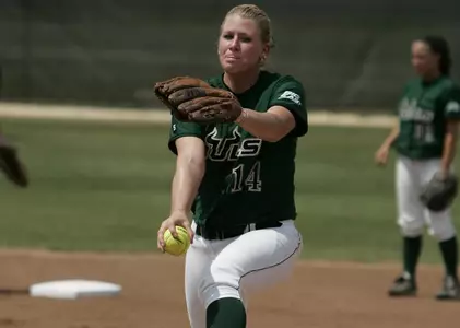 USF Splits Doubleheader With Villanova; Spence Wins 50th-Career Game