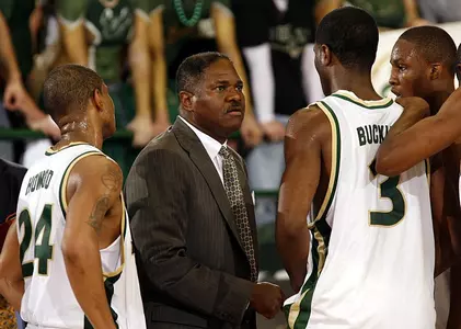 Syracuse Pulls Away For 70-53 BIG EAST Win Over USF