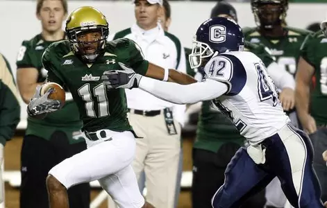 Bowl Bound Bulls Beat UConn, 17-13